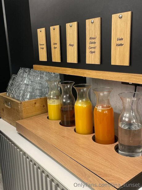 Lina Sunset naked star archive