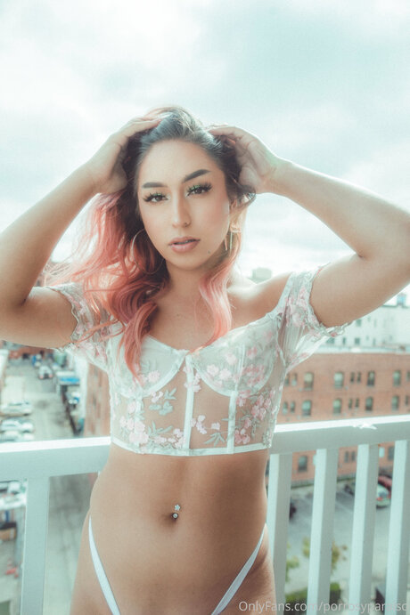 Bluntsandparadise porn actress img