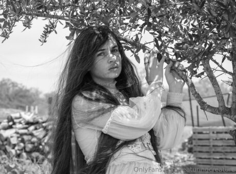 Featuringcreature star best photos