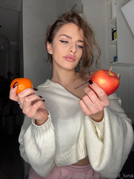 Velvet Luna pornstar hd pics