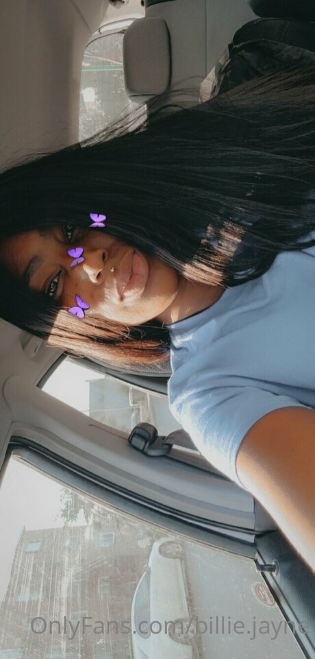 U225375949 nude model pic