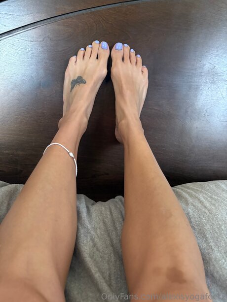Alexisyogafeet2 pornstar hot images