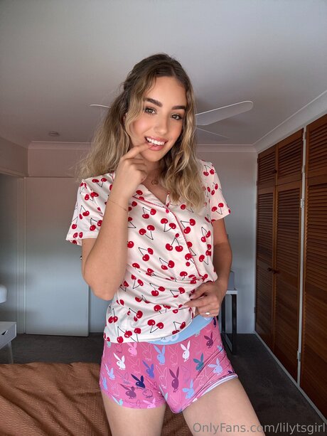 Lilytsgirl hd model gallery