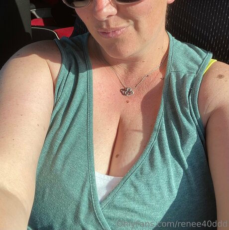 Reneej40ddd model sexy galleries