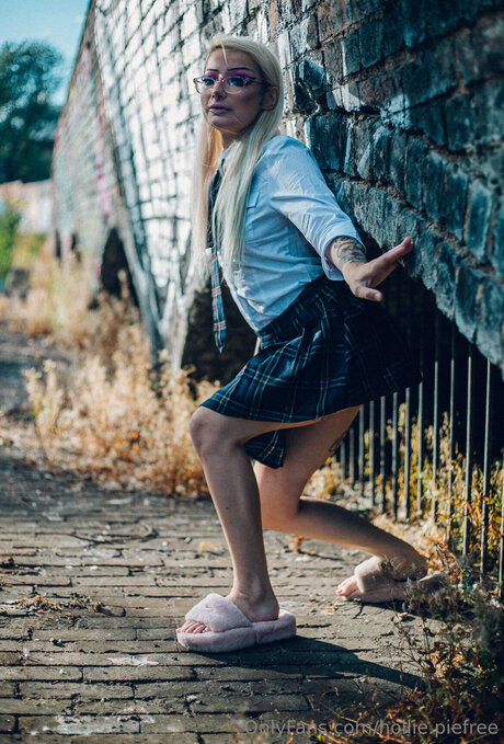 Hollie Piefree star nudes pics