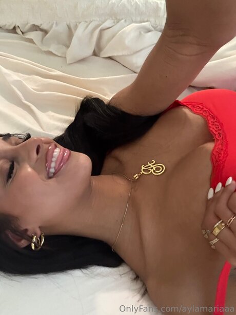 Aylamariaaa model best pics