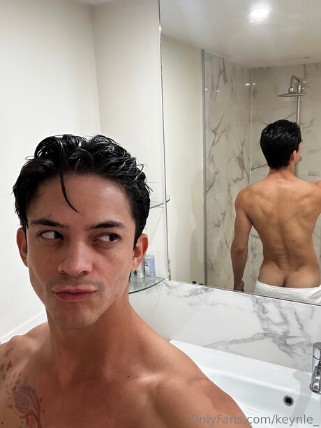 Keynle naked model picture