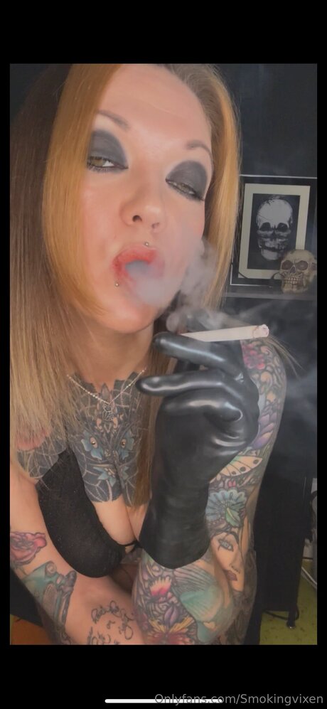 Smokingvixen star exclusive pictures