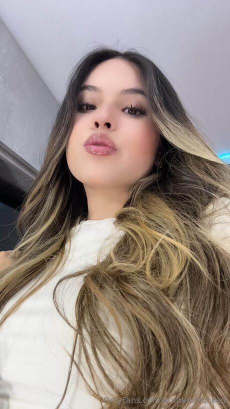 Amberunlocked model erotic img