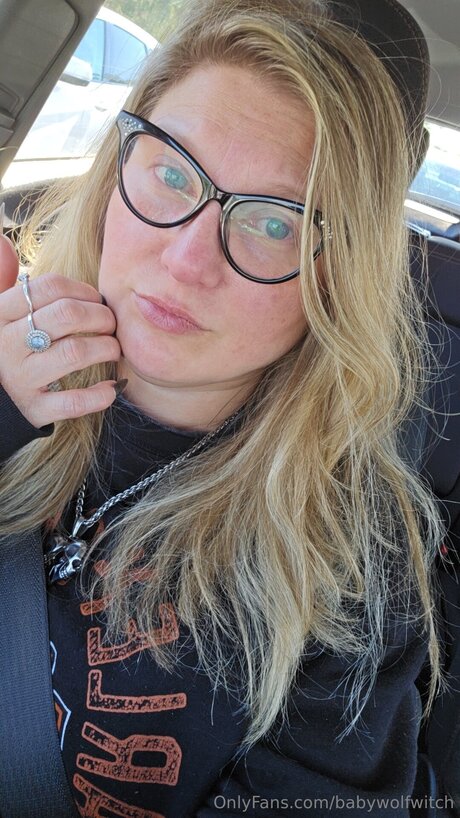 Babywolfwitch art model photo