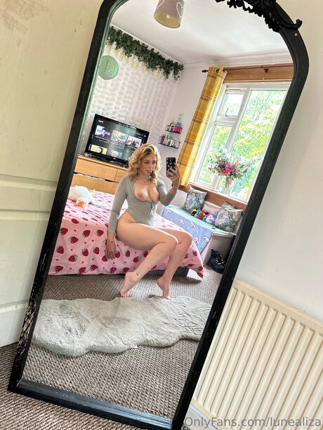 Lunealiza star free pictures