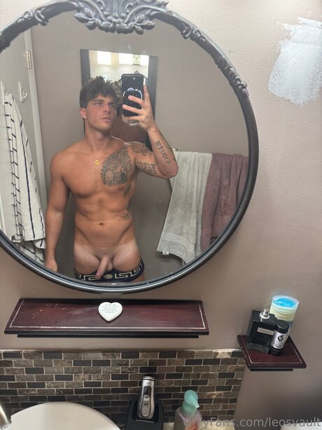 Leosvault pornstar hd photo