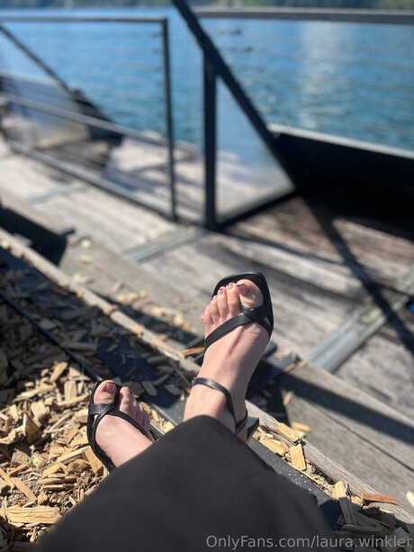 Laura Winkler high quality actress photos