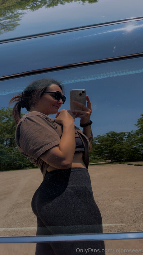 Jojoroseee pornstar erotic image