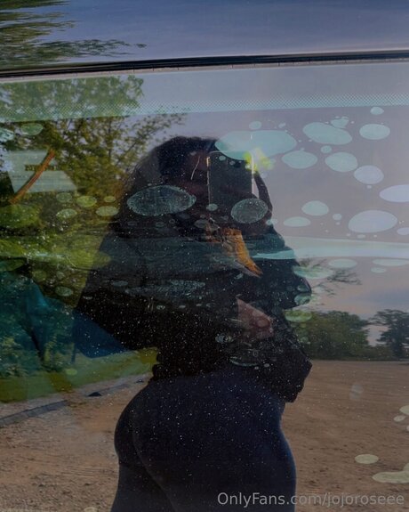 Jojoroseee pornstar erotic pictures