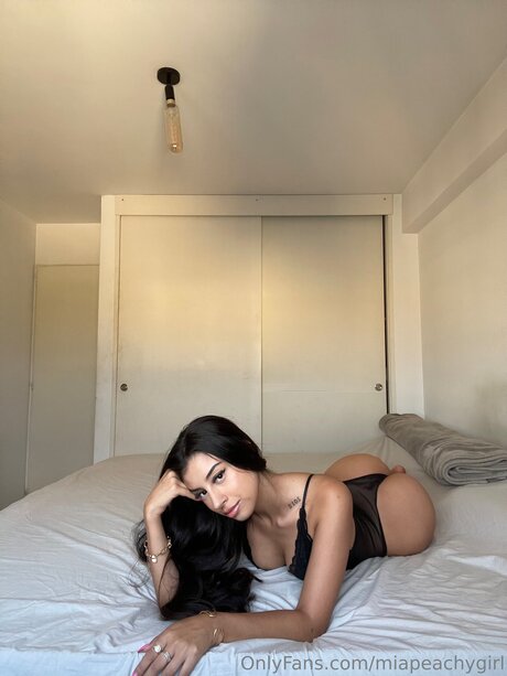 Miapeachygirl star adult archive