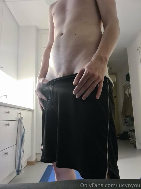 Lucynyou sexy actress pics