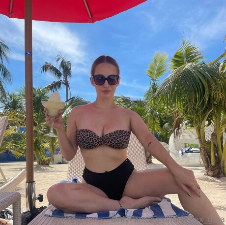 Luna Lex Gina hot actress img