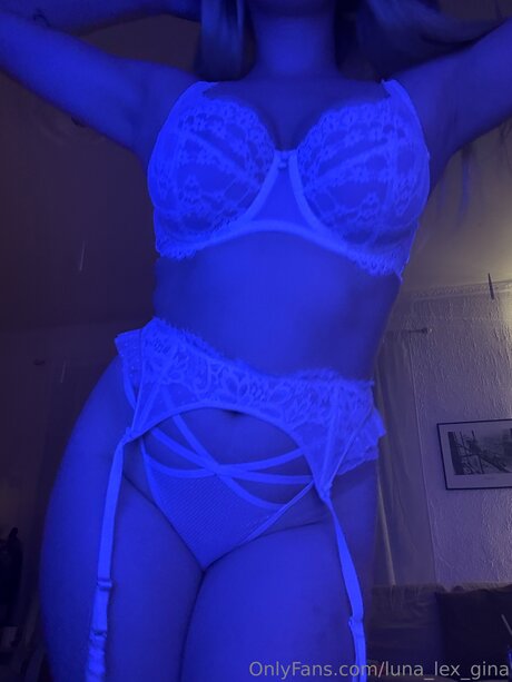 Luna Lex Gina Quick photo