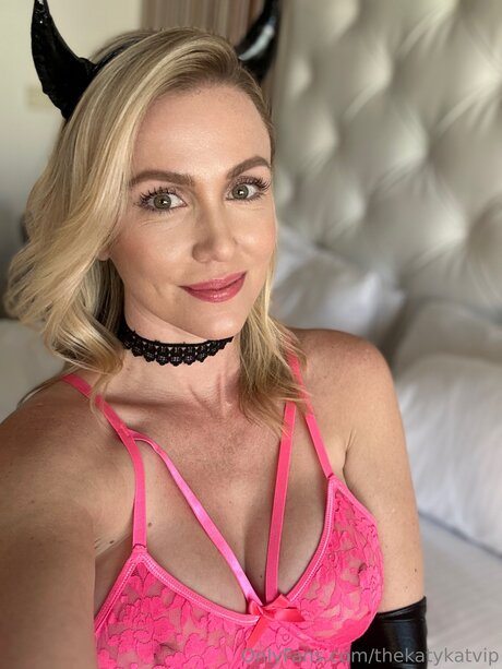 Thekatykatvip pornstar exclusive pics