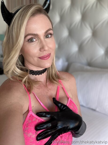 Thekatykatvip pornstar erotic images