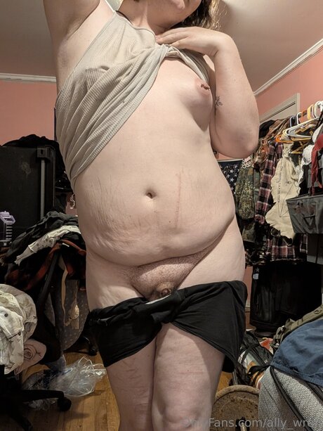 Ally Wren pornstar naked gallery