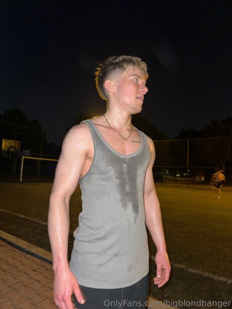 Bigblondbanger model best picture