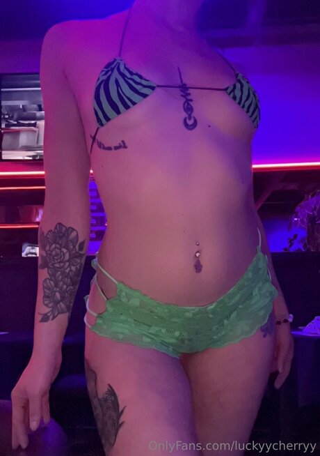 Luckyycherryy beautiful model pictures