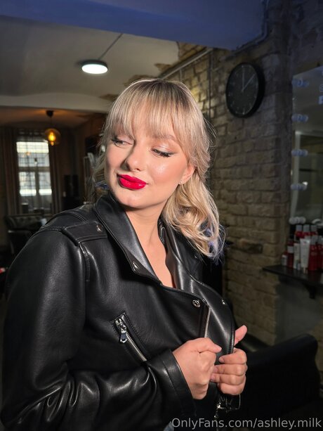 Ashley Milk model nude img