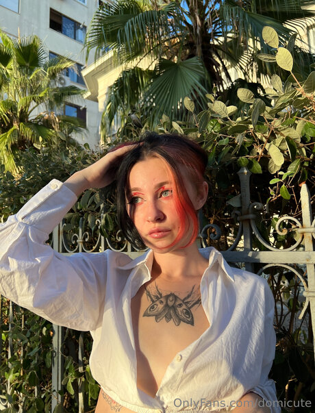 Domicute sexy model image