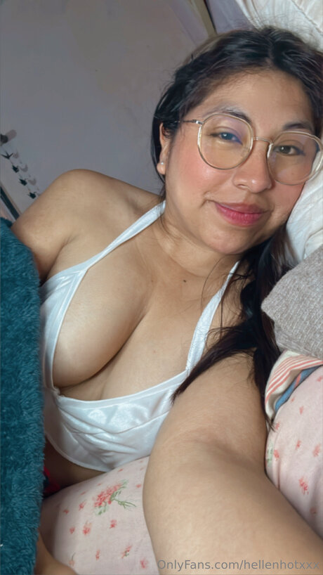 Hellenhotxxx pornstar img