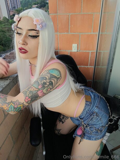 Camile 666 pornstar nudes pic