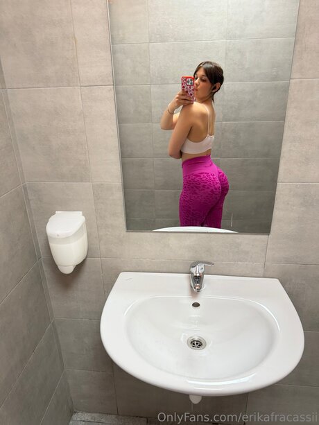 Erikafracassii model best picture