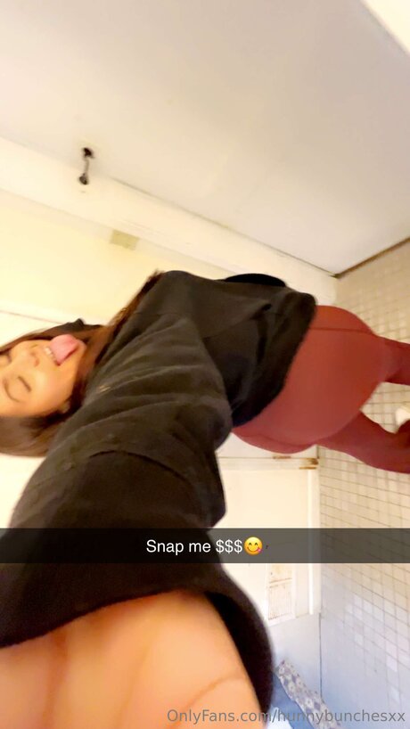 Hunnybunchesxx star pornographic archive