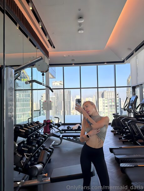 Mermaid Daria top star gallery