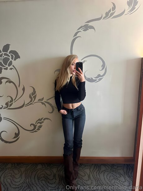 Mermaid Daria art actress picture