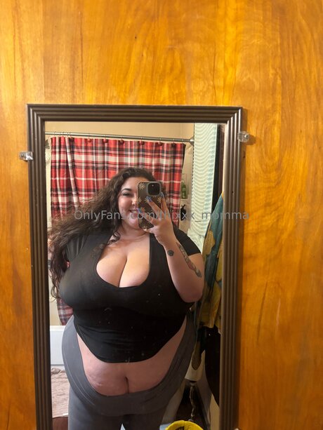 Thixxx Momma model hd pictures