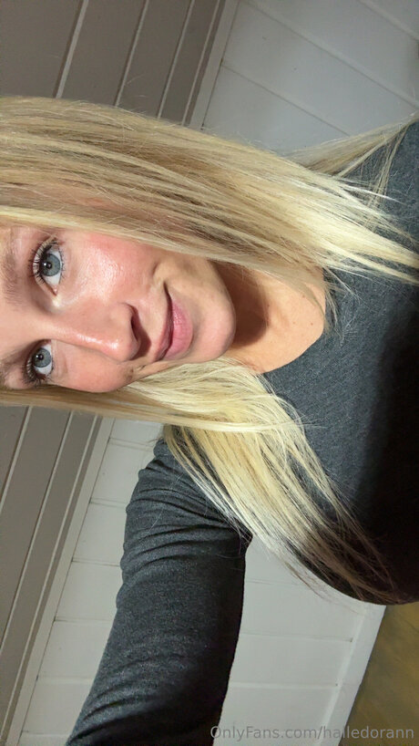 Halledorann porn model pics