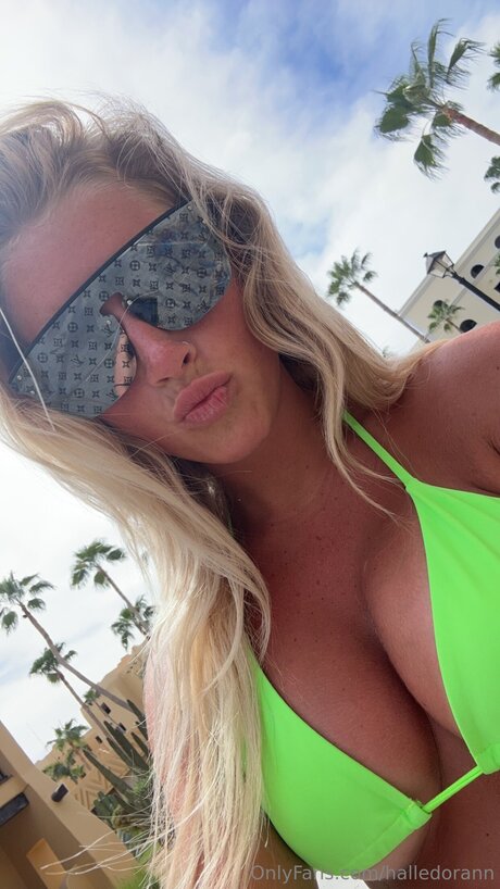 Halledorann pornstar nice picture