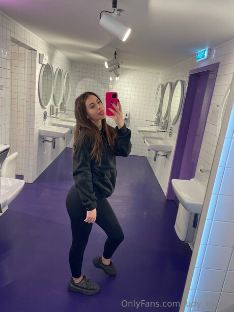 Judy Evans high quality model picture