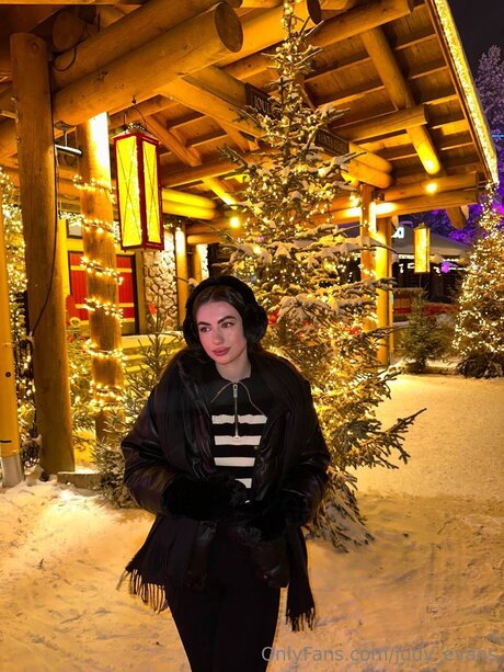 Judy Evans nude model archive