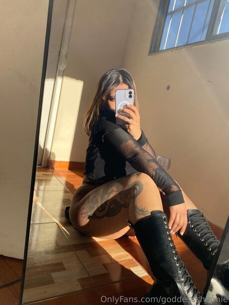 Goddessshophie pornstar top photo