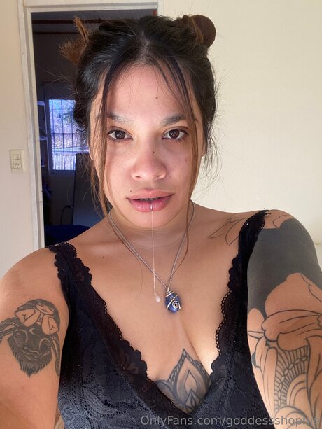 Goddessshophie beautiful pornstar img