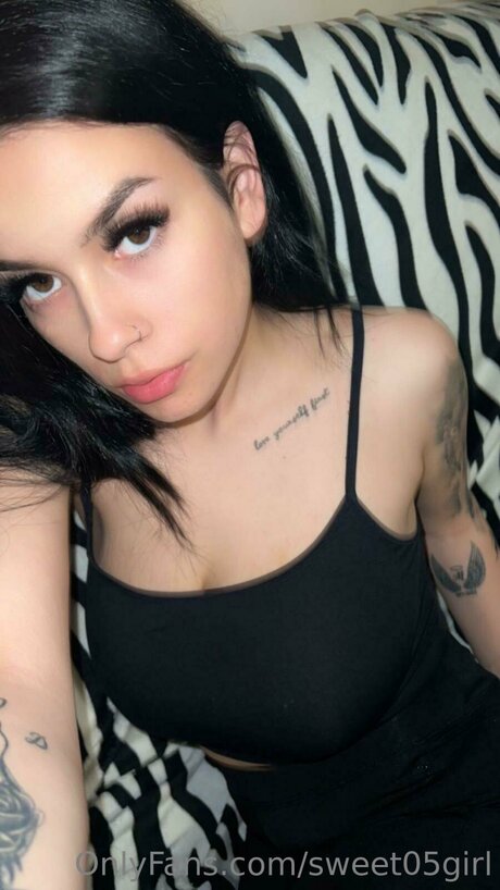 Sweet05girl naked actress pic