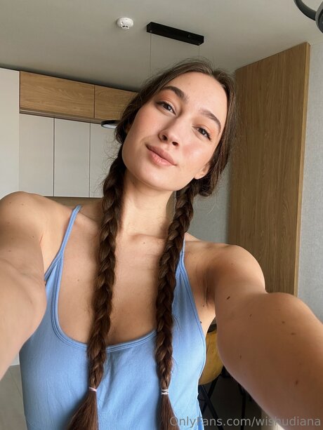 Wishudiana model erotic images