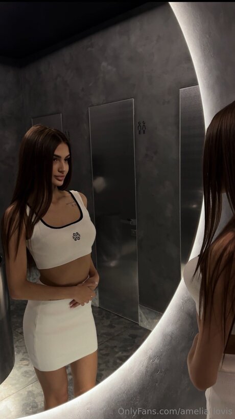 Amelia Lovis pornstar erotic photo