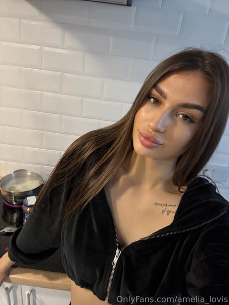 Amelia Lovis nudes actress image