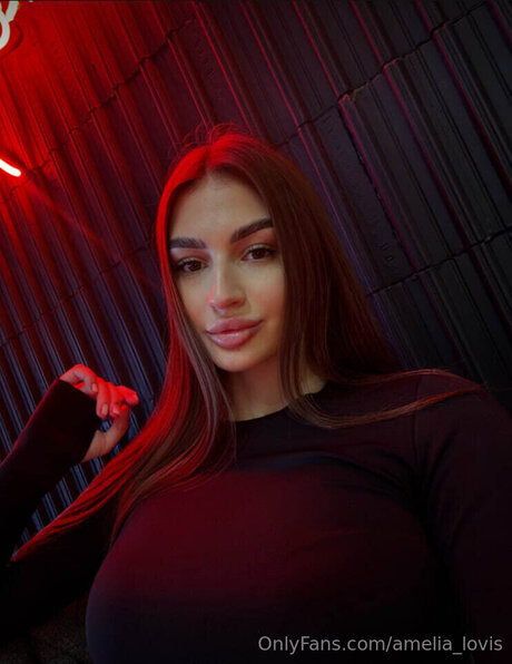 Amelia Lovis hot pornstar gallery