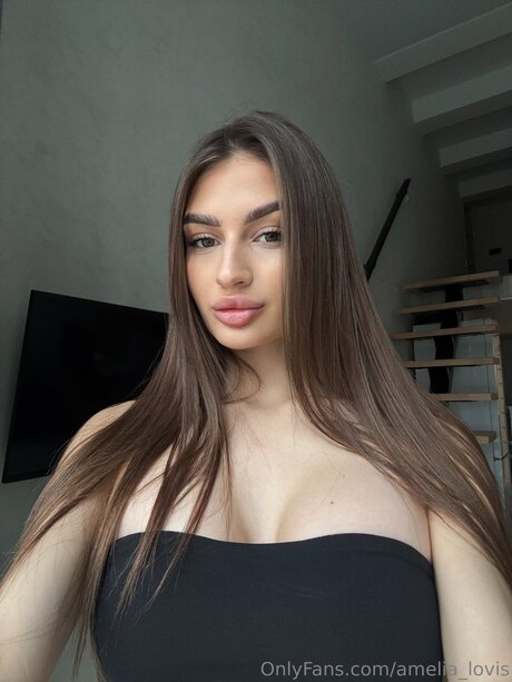 Amelia Lovis model porn images