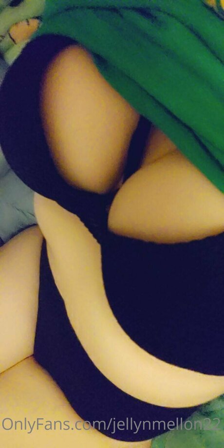 Jellynmellon22 star naked picture